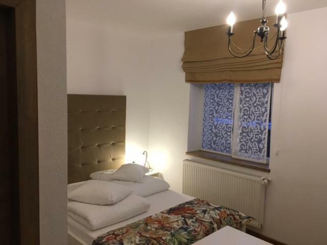 Casa Karola Ház Panzió Tusnádfürdő Kültér fotó