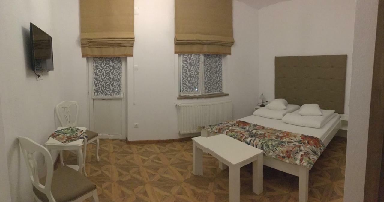 Casa Karola Ház Panzió Tusnádfürdő Kültér fotó